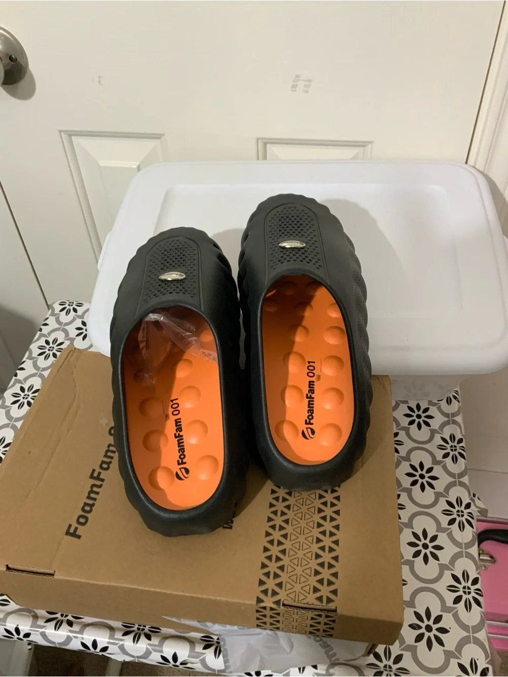 NIB Foam Runner Clogs for Men Women, EVA Cloud Slides with Massage Footbed,